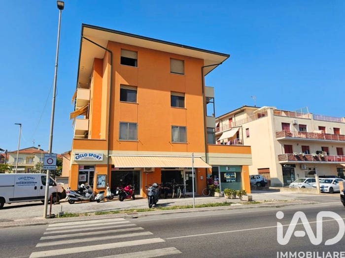 Appartamento con 6 locali in vendita in Via SETTEMBRE XXVIII, Marotta, Mondolfo