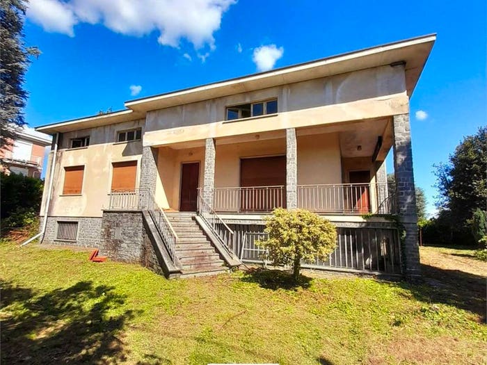 Casa con 6 locali in vendita in Via Silvio Pellico, Centro, Lonate Pozzolo