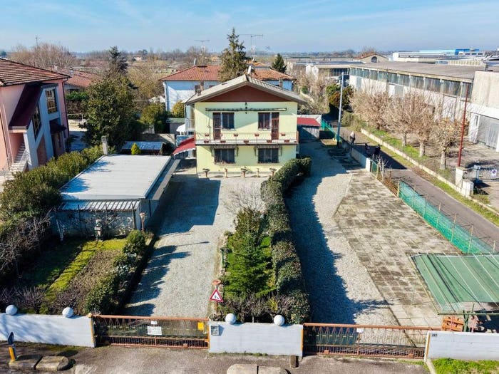 Casa con 6 locali in vendita in Via Nazionale, Altedo, Malalbergo