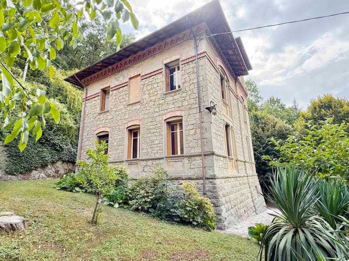 Casa con 6 locali in vendita in Centro, Pavullo nel Frignano