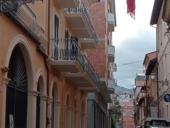 Appartamento quadrilocale in vendita in Via Cesare Battisti SNC, Centro, Teramo