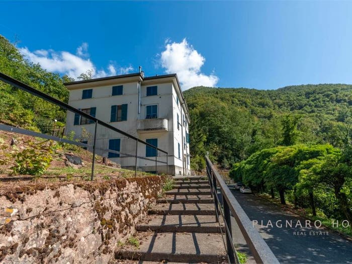 Appartamento quadrilocale in vendita in Via Tarossola, Mulazzo