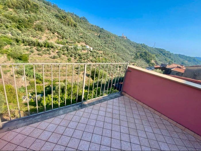 Appartamento trilocale in vendita in Strada Montegrazie, Moltedo Montegrazie, Imperia