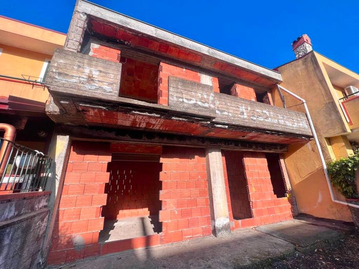 Casa con 6 locali in vendita in Circonvallazione Santa Venera, Santa Venera Portosalvo, Mascali