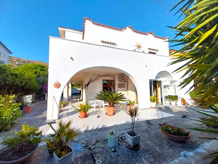 Casa con 6 locali in vendita in Via Lampetia, Cetraro Marina, Cetraro
