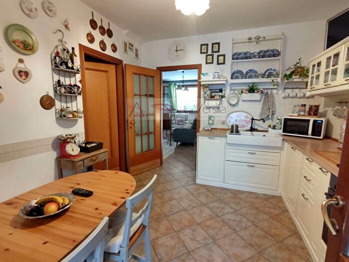 Casa con 6 locali in vendita in Via Canova, Forte Dei Marmi