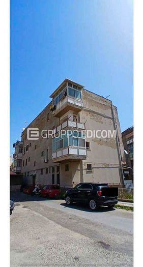Appartamento con 5 locali in vendita in Via Saverio Parisi ex Via Vecchia San Luigi Case IACP Pal G int, Bisconte San Luigi, Messina