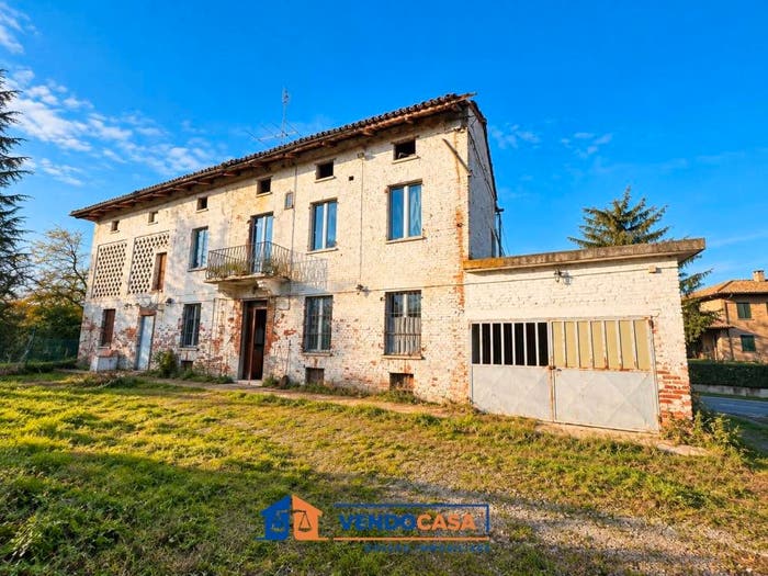 Casa quadrilocale in vendita in Regione Paludo, Agliano Terme