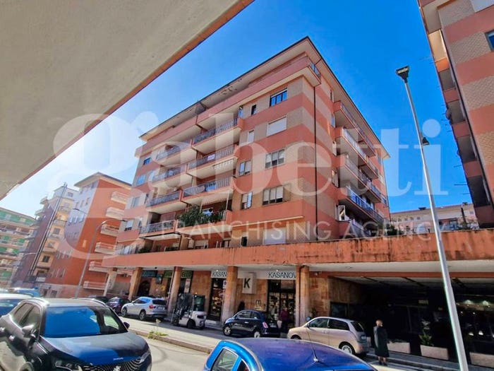 Appartamento quadrilocale in vendita in Via R Iorio, Centro, Isernia
