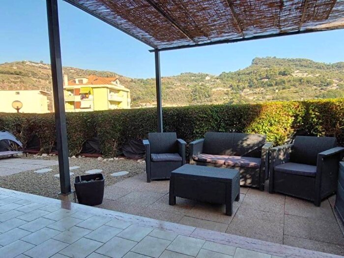Appartamento quadrilocale in vendita in Centro, Camporosso