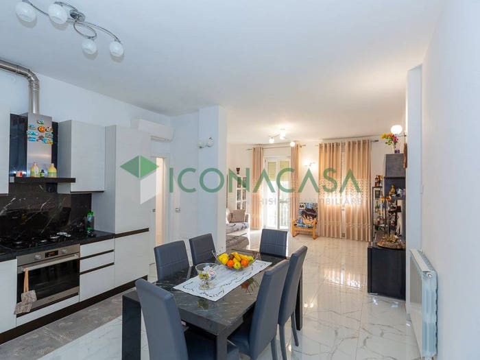 Appartamento trilocale in vendita in Via Viviani, Semicentro, Crema