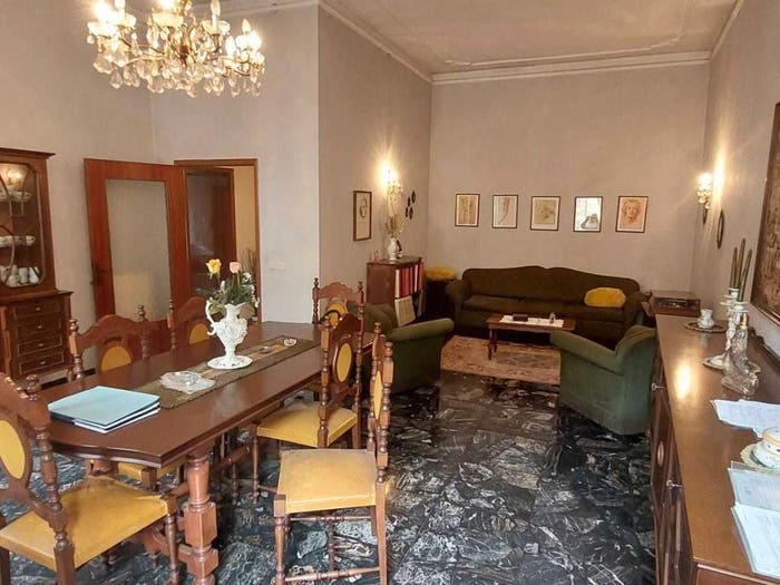 Appartamento con 6 locali in vendita in Via Goffredo Mameli, Centro, Asciano