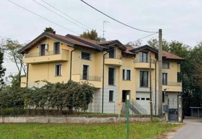 Appartamento trilocale in vendita in Via Tremoncino, Cassago Brianza