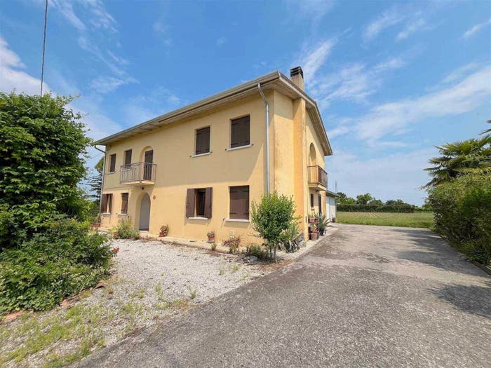 Casa con 6 locali in vendita in Sforzin, Salgareda