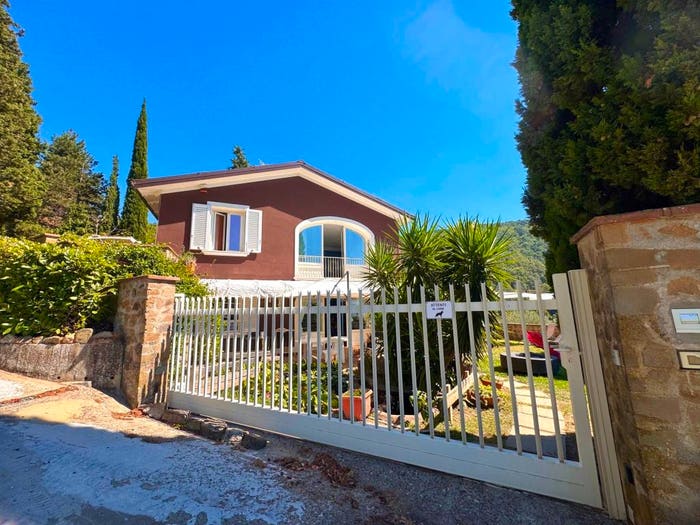 Casa con 6 locali in vendita in Via Mignana, Vinci