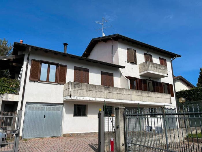 Appartamento trilocale in vendita in Via dei Gelsi, Camnago Boscone, Faloppio