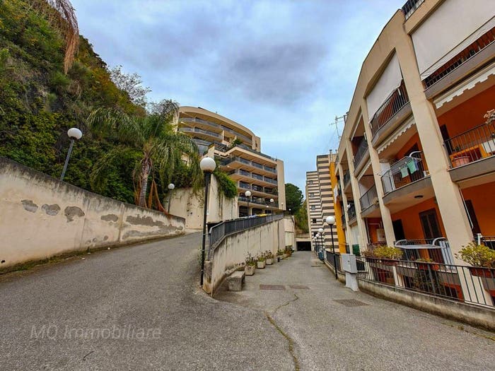 Appartamento quadrilocale in vendita in Via Pietro Castelli, Gravitelli, Messina