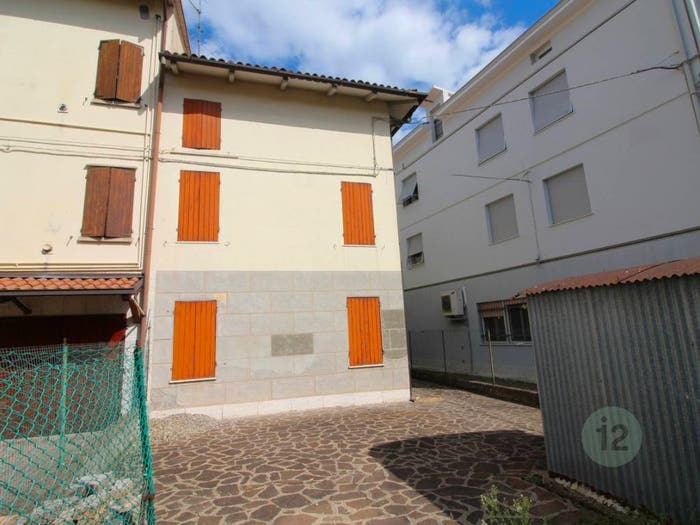 Casa quadrilocale in vendita in Via dei Martiri, Centro, Rio Saliceto