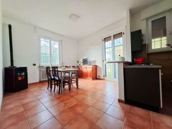 Casa trilocale in vendita in Via Roma, Montebello, Montebello della Battaglia