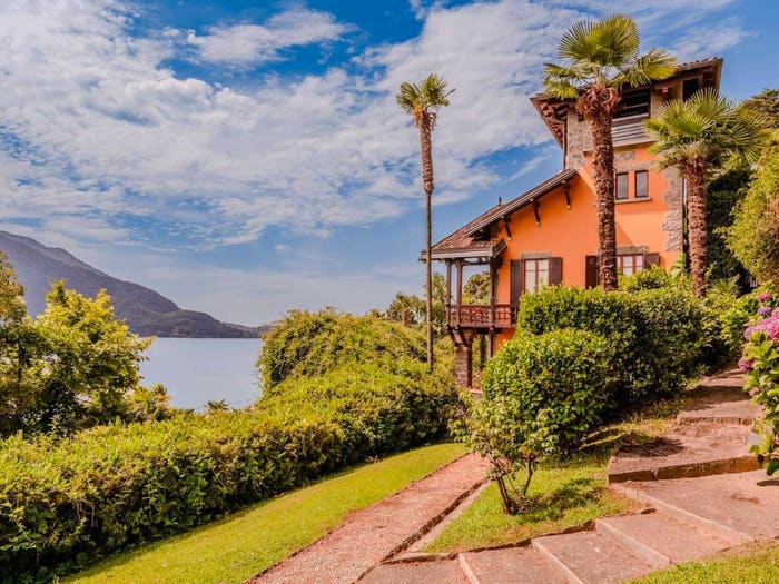 Casa con 6 locali in vendita in Via Guglielmo Marconi, Centro, Ghiffa