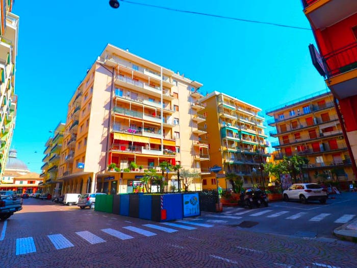Appartamento trilocale in vendita in Corso Europa, Centro, Loano