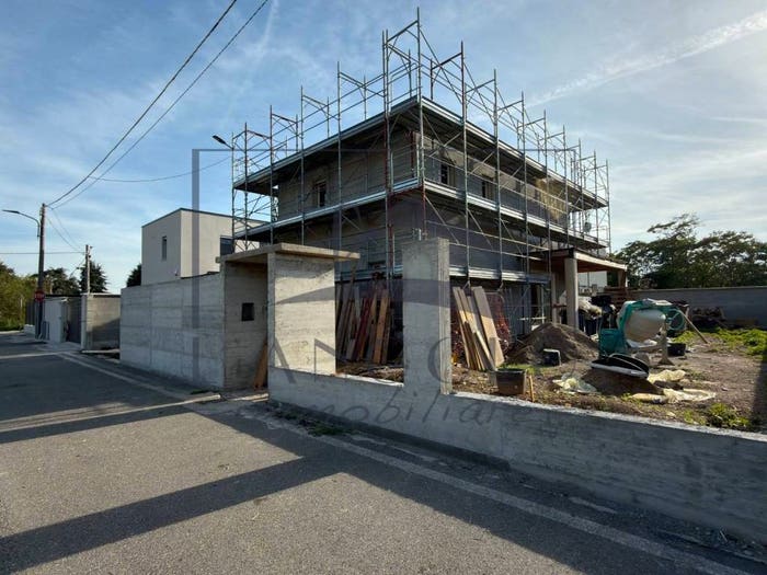 Casa quadrilocale in vendita in Via Treviso, Pogliano Milanese