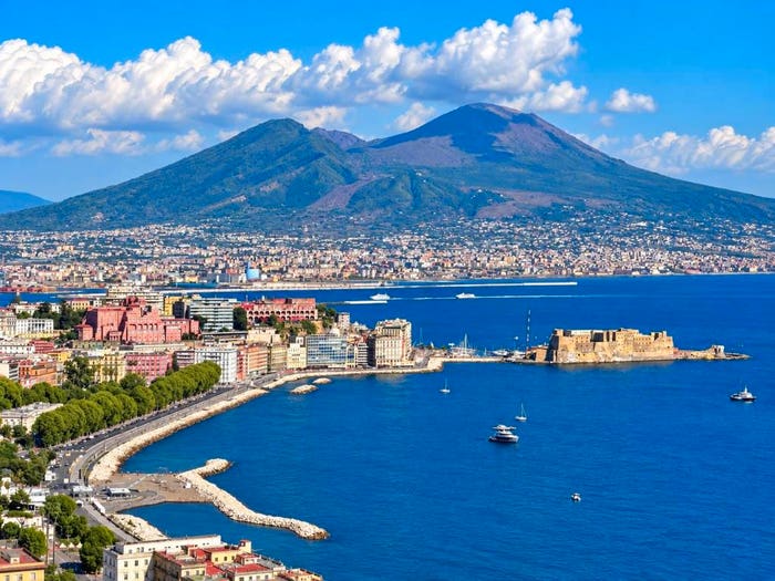 Casa con 6 locali in vendita in Via Torquato Tasso, Vomero, Napoli