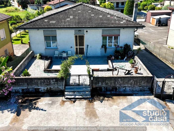Casa con 6 locali in vendita in Via Ippolito Nievo, Centro, Goito
