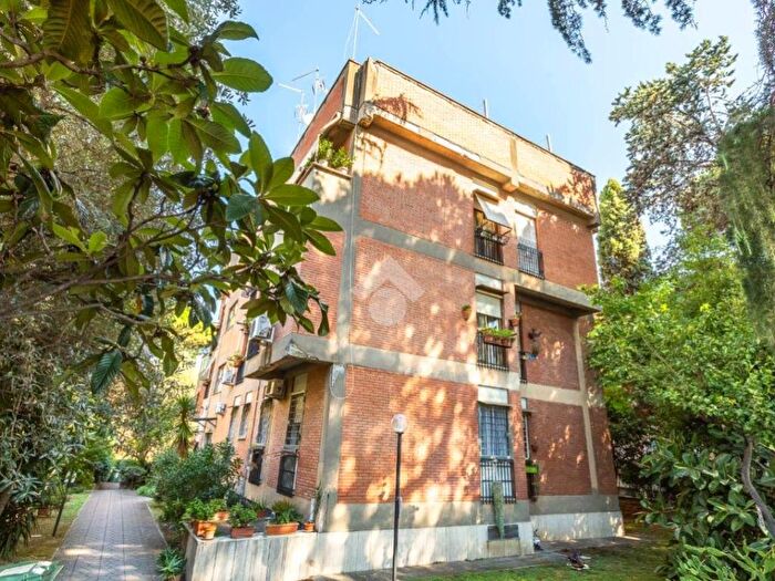 Appartamento quadrilocale in vendita in Viale Oscar Sinigaglia, Cecchignola Giuliano Dalmata, Roma