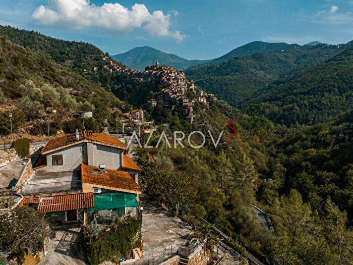 Casa con 6 locali in vendita in SP, Apricale