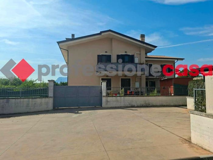Appartamento quadrilocale in vendita in Via Casilina Sud, Piedimonte San Germano