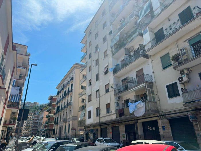 Appartamento trilocale in vendita in Via Cumana, Fuorigrotta, Napoli