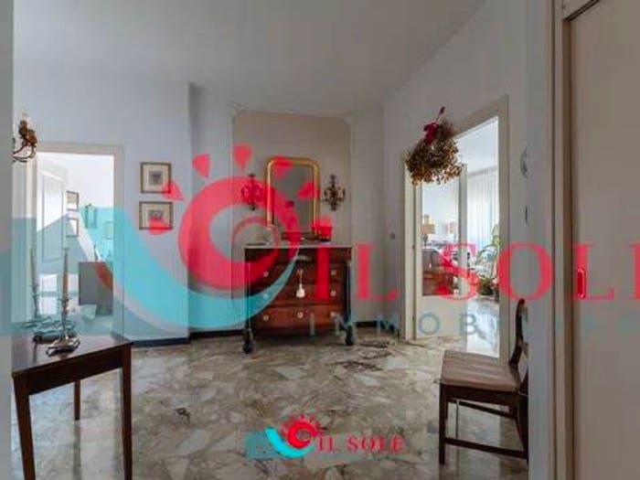 Appartamento con 6 locali in vendita in Via Giovanni Marradi, Calzabigi, Livorno