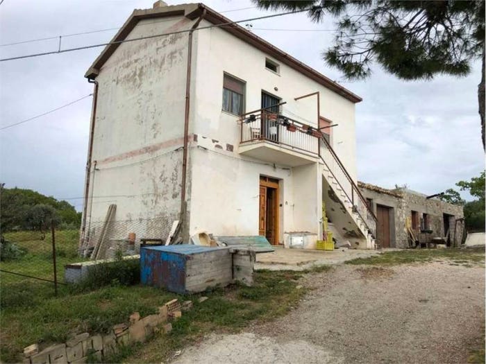 Casa quadrilocale in vendita in Provinciale, Palata