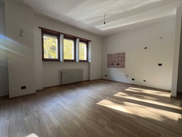 Appartamento bilocale in affitto in Via Pollenzo, Centro, Bra