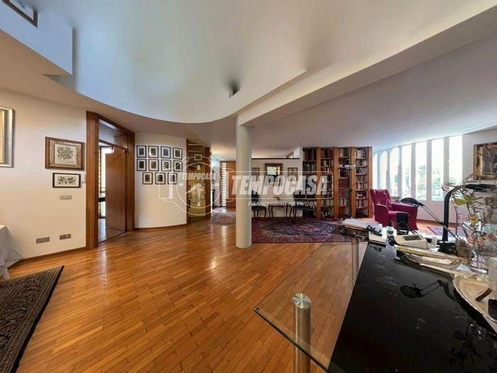 Casa quadrilocale in vendita in Via Angelo Ruzzante, Centro, Abano Terme