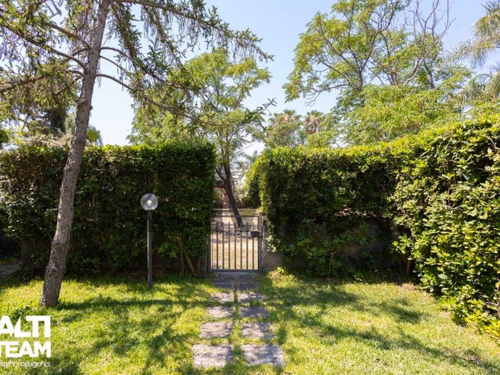 Casa quadrilocale in vendita in Via Dottor Mario Amato, Centro, Mascali