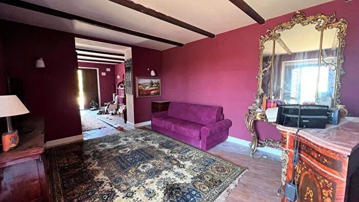 Casa con 5 locali in vendita in Via San Valentino, Collevecchio