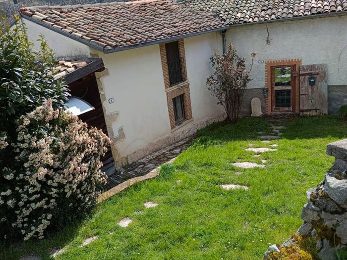 Casa quadrilocale in vendita in Via del Peschiolo, Prata Peschiolo, Lucoli