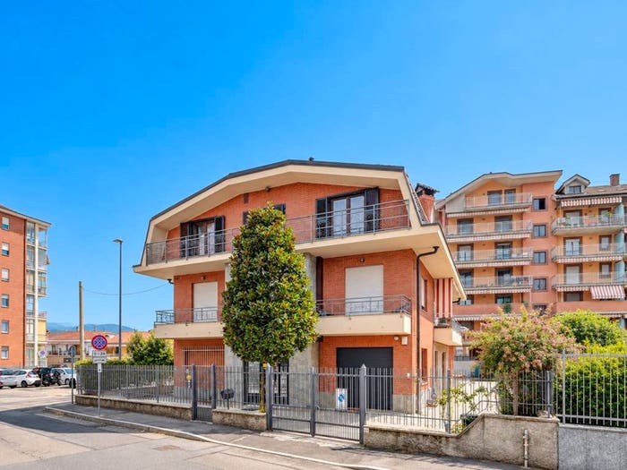 Casa con 6 locali in vendita in Via Sassari, Nichelino