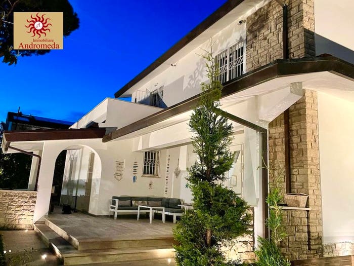 Casa con 6 locali in vendita in Via Lorenzo Viani, Centro, Forte dei Marmi