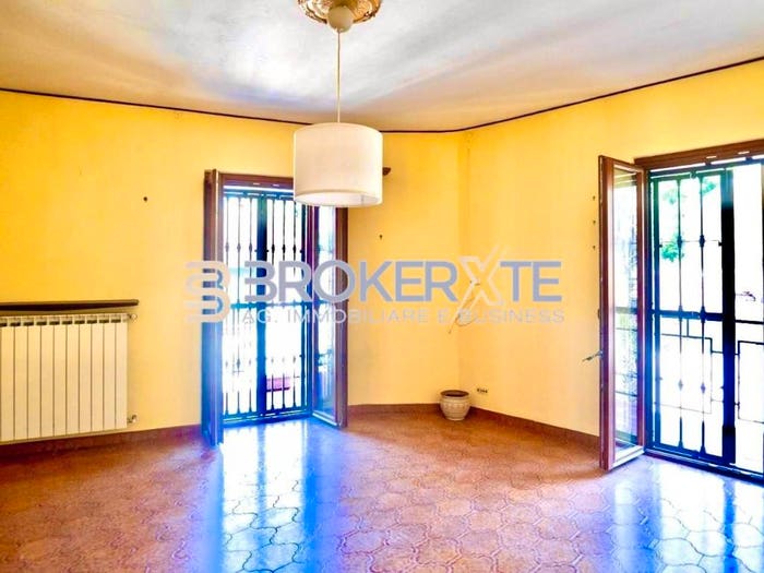 Appartamento con 5 locali in vendita in Via Luigi Valentini, Centro, Arcola