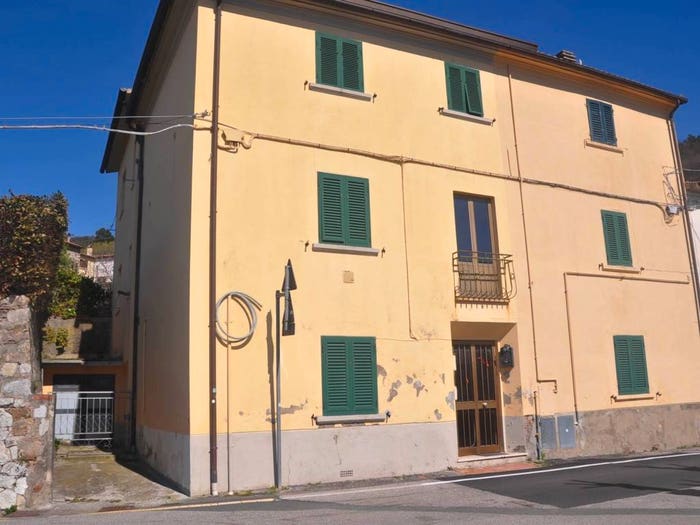 Appartamento trilocale in vendita in Via della Repubblica, Castellina Marittima