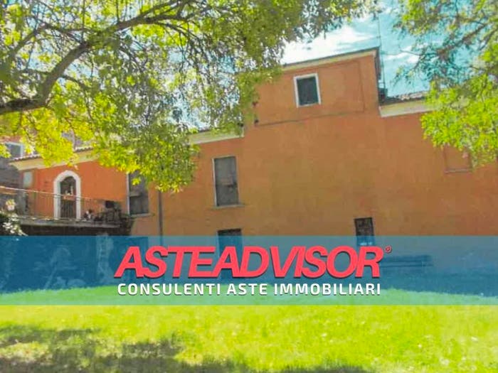Casa con 6 locali in vendita in Via Leardi, Volpeglino