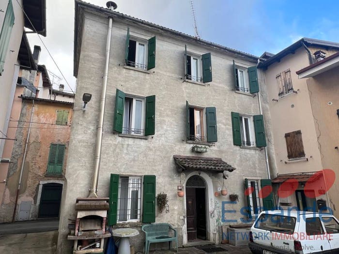 Casa con 6 locali in vendita in Centro, Lizzano in Belvedere