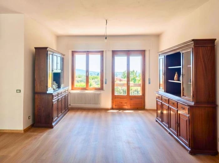 Appartamento quadrilocale in vendita in Piazza Novembre, Centro, Castiglione d'Orcia