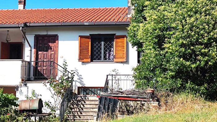 Casa trilocale in vendita in Via Colle del Piano, Rieti