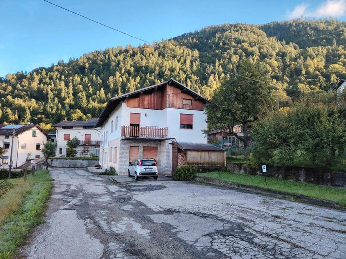 Casa con 6 locali in vendita in Col dei Mich, Sovramonte