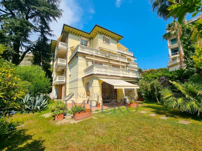 Appartamento con 6 locali in vendita in Via Galileo Galilei, Via Romana, Bordighera