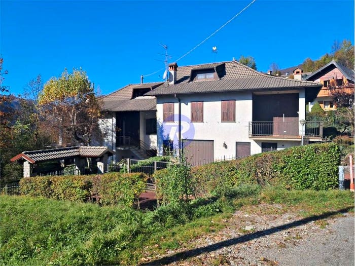 Casa con 6 locali in vendita in via San Bartolomeo, Olda, Taleggio